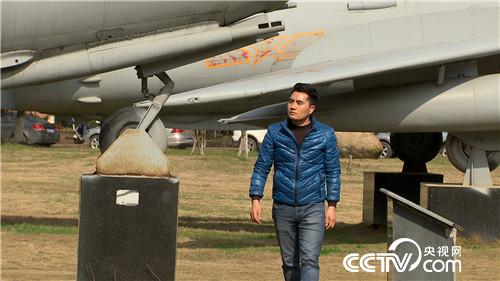 致富經(jīng):1000個桶和一個招 30歲小伙年賺百萬 4月23日